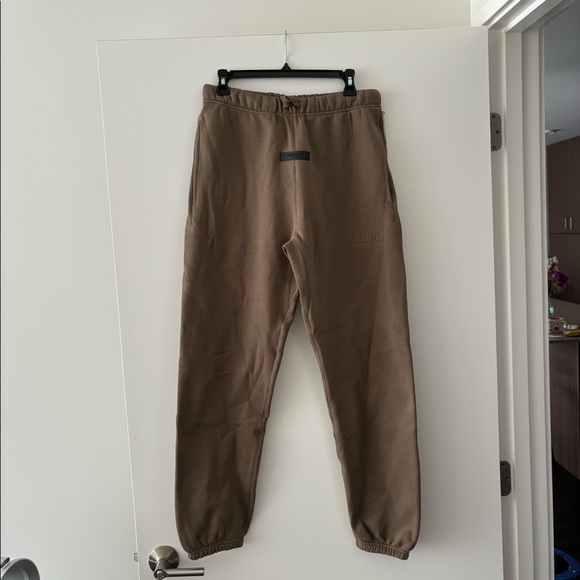 NWT Essentials Fear Of God Sweatpants in wood S - Picture 3 of 10